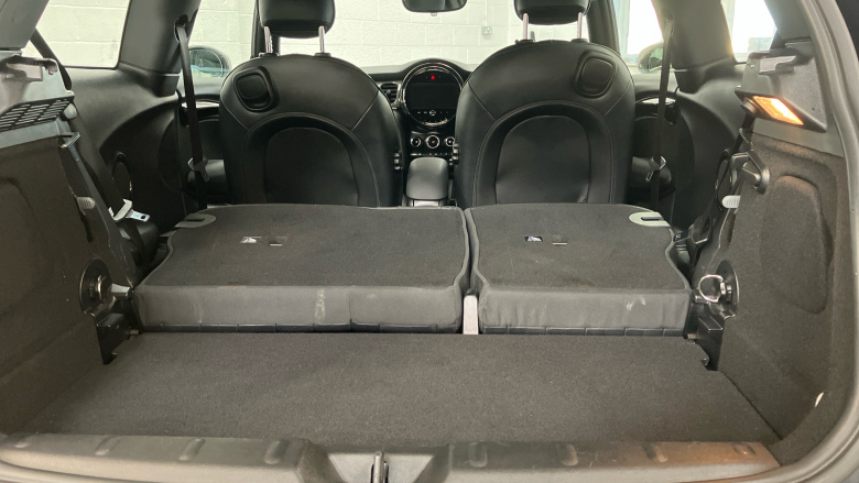 MINI Hatchback 2.0 Cooper S Exclusive 3dr Auto Petrol Hatchback